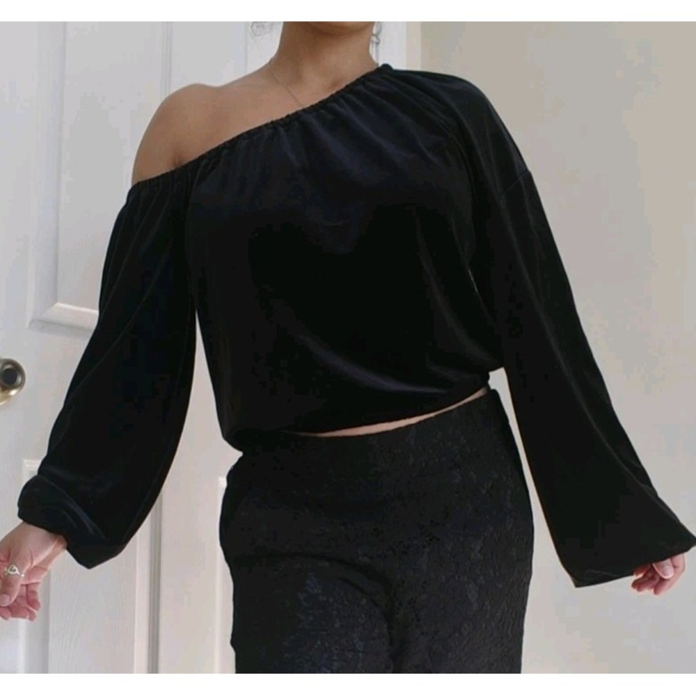 Anthropologie Philanthropy Top Off The Shoulder Medium Asymmetrical Black Velvet - Picture 2 of 6
